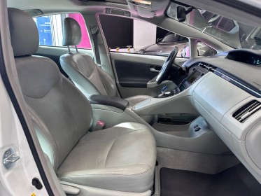 Toyota prius 136h lounge full entretien toyota toit ouvrant garantie camera de recul 12 mois occasion simplicicar...