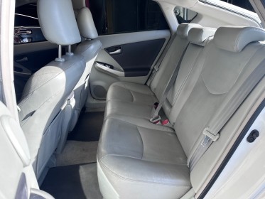 Toyota prius 136h lounge full entretien toyota toit ouvrant garantie camera de recul 12 mois occasion simplicicar...