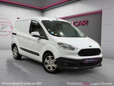 Ford transit courier 1,5 tdci ecoblue trend / aménagement amovible garantie 12 mois occasion simplicicar lyon ouest...