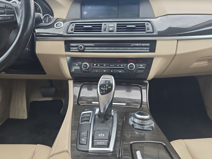 BMW d'occasion SERIE 5 535D CONFORT de 2011 Vichy (03)﻿