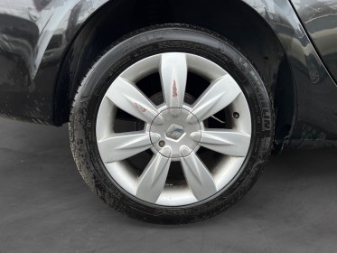 Renault clio estate iii tce 100 eco2 exception distribution ok garantie 12 mois occasion simplicicar toulon ouest simplicicar...