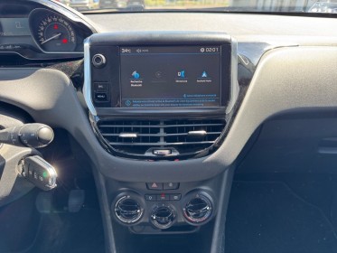 Peugeot 208 puretech 82ch ss bvm5 signature garantie 12 mois occasion simplicicar la ciotat simplicicar simplicibike france