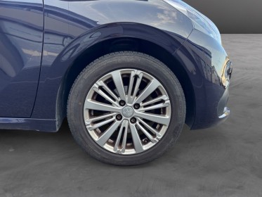 Peugeot 208 1.2 puretech 82ch bvm5 allure garantie 12 mois occasion simplicicar la ciotat simplicicar simplicibike france