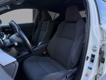 Toyota c-hr hybride 122h graphic entretien toyota radar av ar caméra de recul garantie 12 mois occasion simplicicar poitiers...