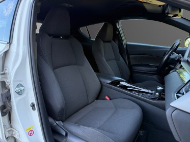 Toyota c-hr hybride 122h graphic entretien toyota radar av ar caméra de recul garantie 12 mois occasion simplicicar poitiers...