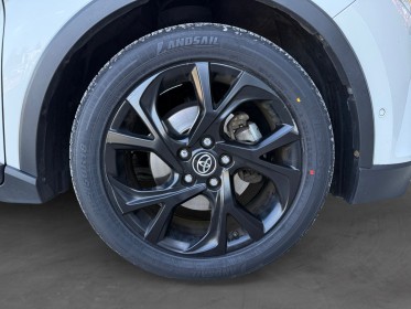 Toyota c-hr hybride 122h graphic entretien toyota radar av ar caméra de recul garantie 12 mois occasion simplicicar poitiers...