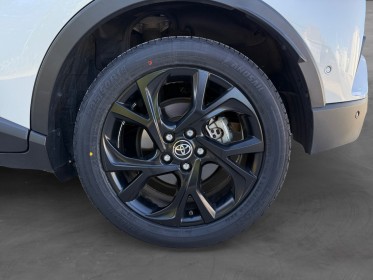 Toyota c-hr hybride 122h graphic entretien toyota radar av ar caméra de recul garantie 12 mois occasion simplicicar poitiers...