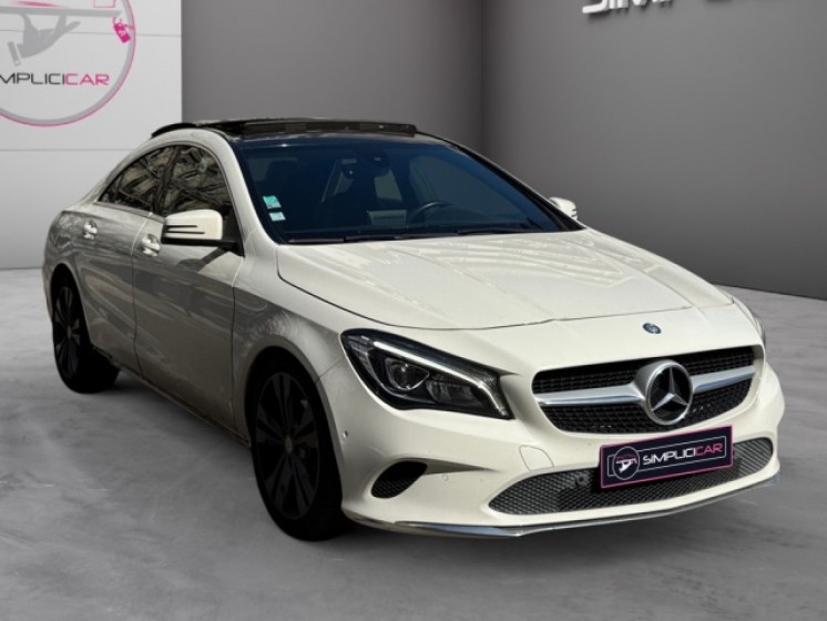 Mercedes classe cla 200 7-g dct sensation toit ouvrant camera de recul occasion paris 17ème (75)(porte maillot) simplicicar...