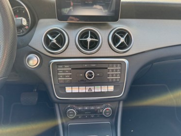 Mercedes classe cla 200 7-g dct sensation toit ouvrant camera de recul occasion paris 17ème (75)(porte maillot) simplicicar...