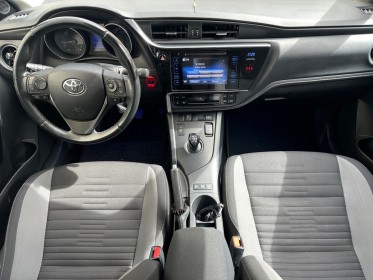 Toyota auris hybride 136h executive entretiens a jour garantie 12 mois occasion simplicicar le raincy simplicicar...