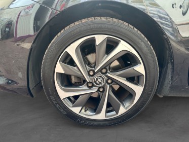Toyota auris hybride 136h executive entretiens a jour garantie 12 mois occasion simplicicar le raincy simplicicar...