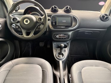 Smart fortwo coupe 0.9 90 ch  ba6 prime-45730 kms-sieges cuir chauffant-toit panoramique-jantes alu 16 pouces occasion...