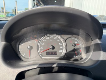 Suzuki swift ii 1.3 ddis 75ch glx garantie 12 mois occasion simplicicar frejus  simplicicar simplicibike france