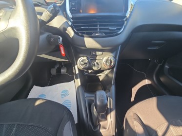 Peugeot 208 1.2 vti 82ch bvm5 active  kit distri neuf occasion avignon (84) simplicicar simplicibike france