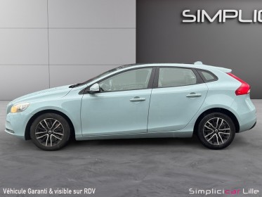 Volvo v40 business d2 120 geartronic 6 momentum business  avec toit panoramique et attelage vehicule suivi  aucun frais a......