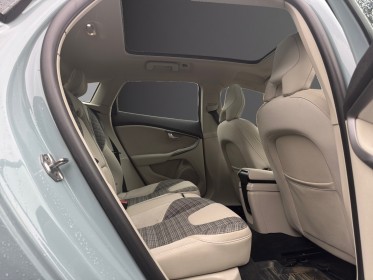 Volvo v40 business d2 120 geartronic 6 momentum business  avec toit panoramique et attelage vehicule suivi  aucun frais a......