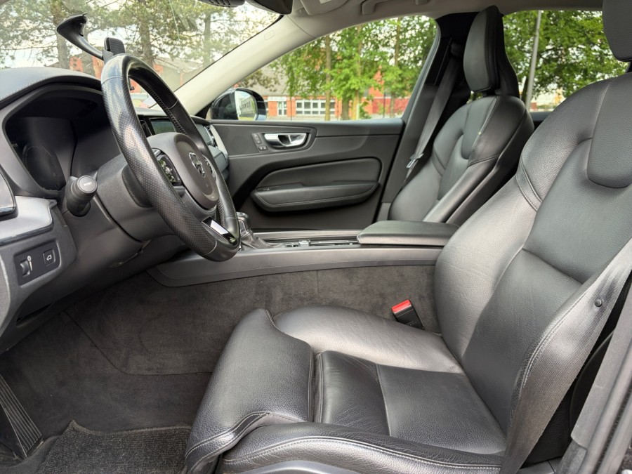 VOLVO d'occasion XC60 D4 190 MOMENTUM GEARTRONIC de 2018 Arras (62)﻿