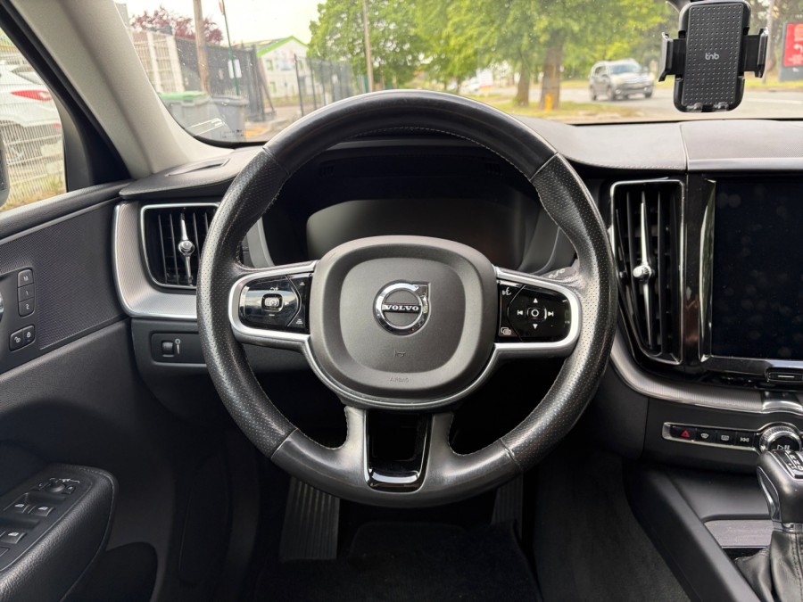 VOLVO d'occasion XC60 D4 190 MOMENTUM GEARTRONIC de 2018 Arras (62)﻿