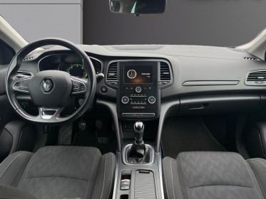 Renault megane iv berline blue dci 115 limited garantie 12 mois occasion simplicicar saint-omer simplicicar simplicibike france