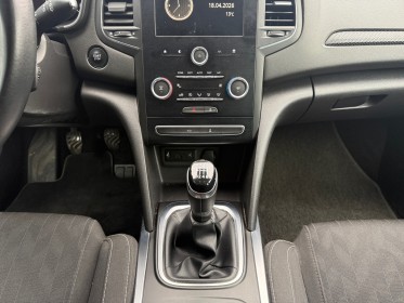 Renault megane iv berline blue dci 115 limited garantie 12 mois occasion simplicicar saint-omer simplicicar simplicibike france