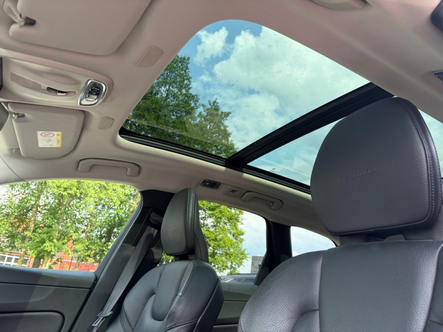 VOLVO d'occasion XC60 D4 190 MOMENTUM GEARTRONIC de 2018 Arras (62)﻿