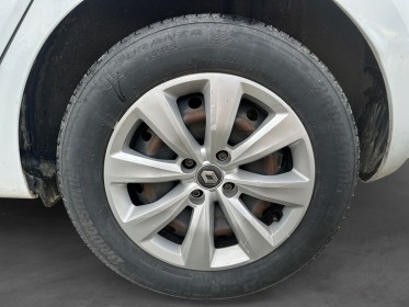 Renault clio v societe clio blue dci 85 air nav 2 places régulateur de vitesse gps carplay garantie 12 mois occasion...