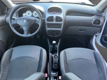 Peugeot 206 1.4e 75ch génération garantie 12 mois entretien complet occasion simplicicar toulon ouest simplicicar...