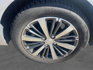 Peugeot 208 1.2 puretech 82ch bvm5 allure occasion avignon (84) simplicicar simplicibike france