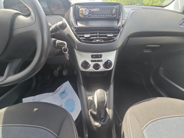 Peugeot 208 1.0 essence 68ch bvm5 like 1ere main / kit distribution neuf occasion avignon (84) simplicicar simplicibike france