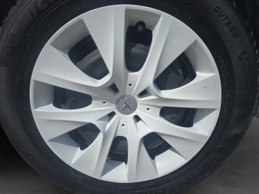 Peugeot 208 1.0 essence 68ch bvm5 like 1ere main / kit distribution neuf occasion avignon (84) simplicicar simplicibike france