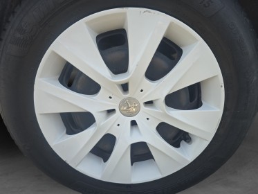 Peugeot 208 1.0 essence 68ch bvm5 like 1ere main / kit distribution neuf occasion avignon (84) simplicicar simplicibike france