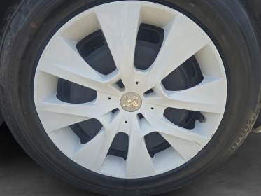 Peugeot 208 1.0 essence 68ch bvm5 like 1ere main / kit distribution neuf occasion avignon (84) simplicicar simplicibike france