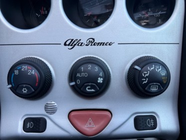 Alfa romeo spider 2.0i 16v spider jantes 16 climatisation vitres électriques occasion simplicicar pertuis  simplicicar...