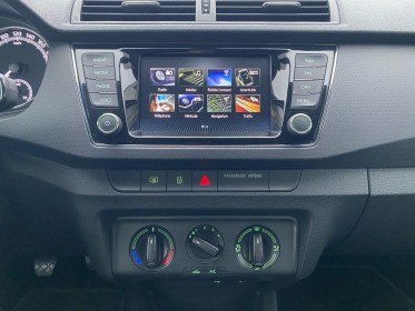 Skoda fabia 1.0 tsi 95 ch bvm5 business carplay régulateur radar de recul garantie 12 mois occasion barberey simplicicar...
