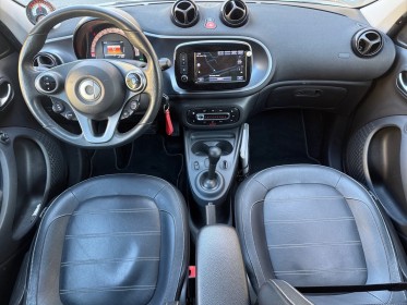 Smart forfour eq 82 ch prime - stationnement gratuit paris  - camÉra de recul - toit panoramique - siÈges av/ar chauffant...