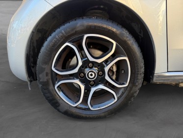 Smart forfour eq 82 ch prime - stationnement gratuit paris  - camÉra de recul - toit panoramique - siÈges av/ar chauffant...
