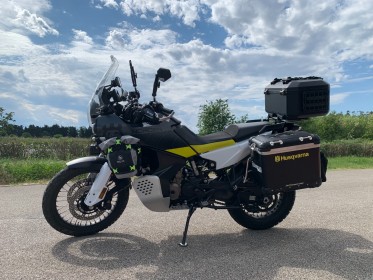 Husqvarna 901 norden 890 cm3 - bagageries rigide et semi rigide - crash barres - gps - régulateur - garantie 12 mois europe...