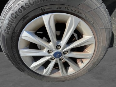 Ford kuga 2.0 tdci 150 ss 4x2 titanium  attelage , sièges chauffants , courroie de distribution faite , garantie 12 mois...