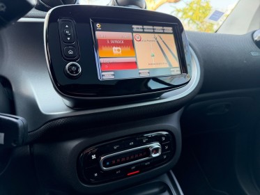 Smart fortwo coupe 1.0 71 ch ba6 prime - caméra de recul - sièges chauffants en cuir - toit panoramique occasion...