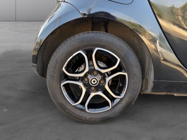 Smart fortwo coupe 1.0 71 ch ba6 prime - caméra de recul - sièges chauffants en cuir - toit panoramique occasion...