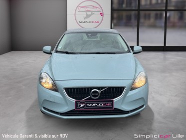 Volvo v40 d2 120 geartronic 6 kinetic cross country toit panoiramique et attelage occasion simplicicar lille  simplicicar...