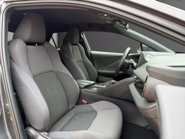 Toyota c-hr hybride my23 simplifiee 1.8l  140 cv design ultimate pack confort grand ecran carplay sieges chauffant 12 mois......