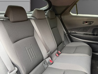 Toyota c-hr hybride my23 simplifiee 1.8l  140 cv design ultimate pack confort grand ecran carplay sieges chauffant 12 mois......