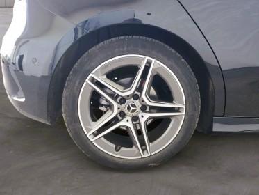 Mercedes classe a 200 d 8g-dct amg line toit ouvrant sièges sport cuir/alcantara chauffants pack led caméra recul jantes......