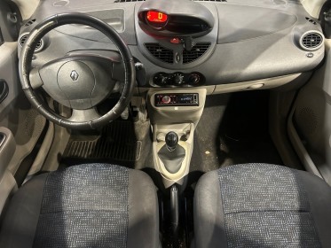Renault twingo ii authentique 1.2 lev 16v 75 eco2 garantie 12 mois occasion montpellier (34) simplicicar simplicibike france