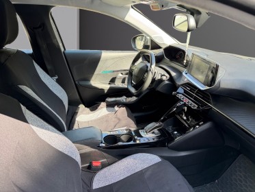 Peugeot 208 puretech 100 ss eat8 allure caméra de recul carplay garantie 12 mois occasion paris 17ème (75)(porte maillot)...