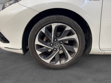 Toyota auris hybride 136h design garantie toyota occasion montpellier (34) simplicicar simplicibike france