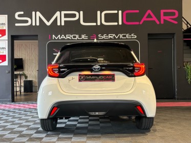Toyota yaris hybride my21 116h design - garantie 12 mois - occasion  simplicicar aix les bains simplicicar simplicibike france