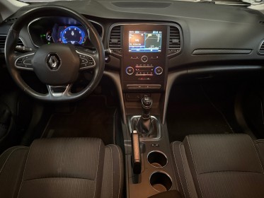 Renault megane iv berline business 1.3 tce 115 essence bvm6 garantie 12 mois occasion simplicicar saint-jean simplicicar...