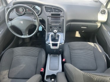 Peugeot 5008 1.6 hdi 110ch fap bvm6 confort pack 5pl - entretien complet occasion simplicicar lagny  simplicicar simplicibike...